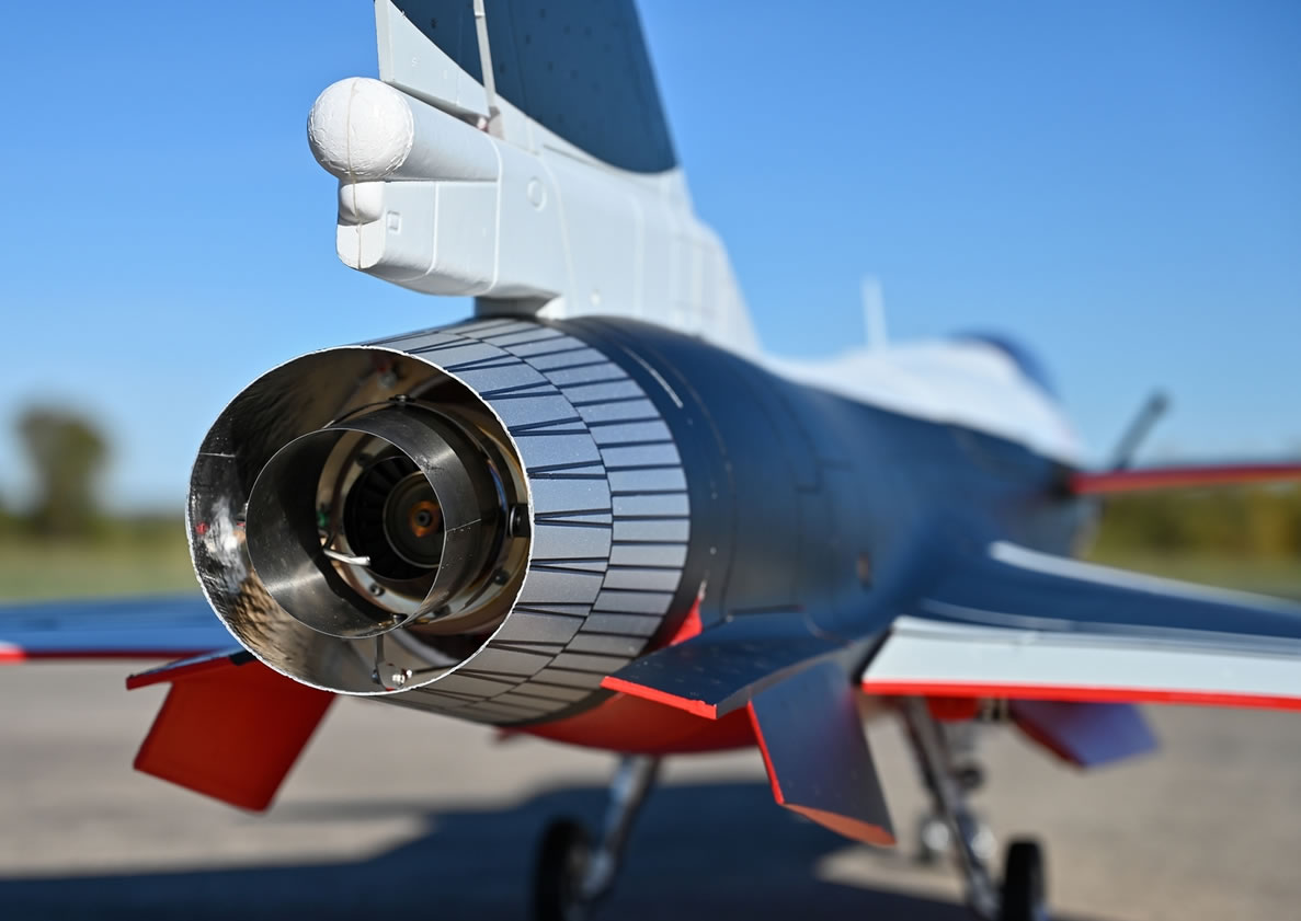 HSD Jet J-10 8kg Turbine Foam Jet PNP smoke turbine Black/Red & White RC Jet